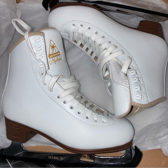 JACKSON Women's Shoes - Picture 8 of 8